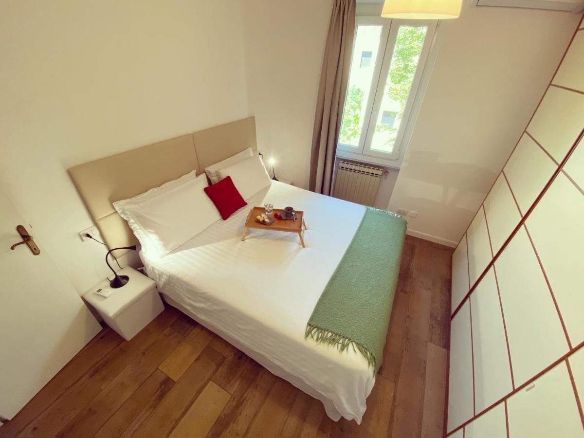 Casa Carolina: King Size Bed Across From Golden Beach Desenzano del Garda Zewnętrze zdjęcie