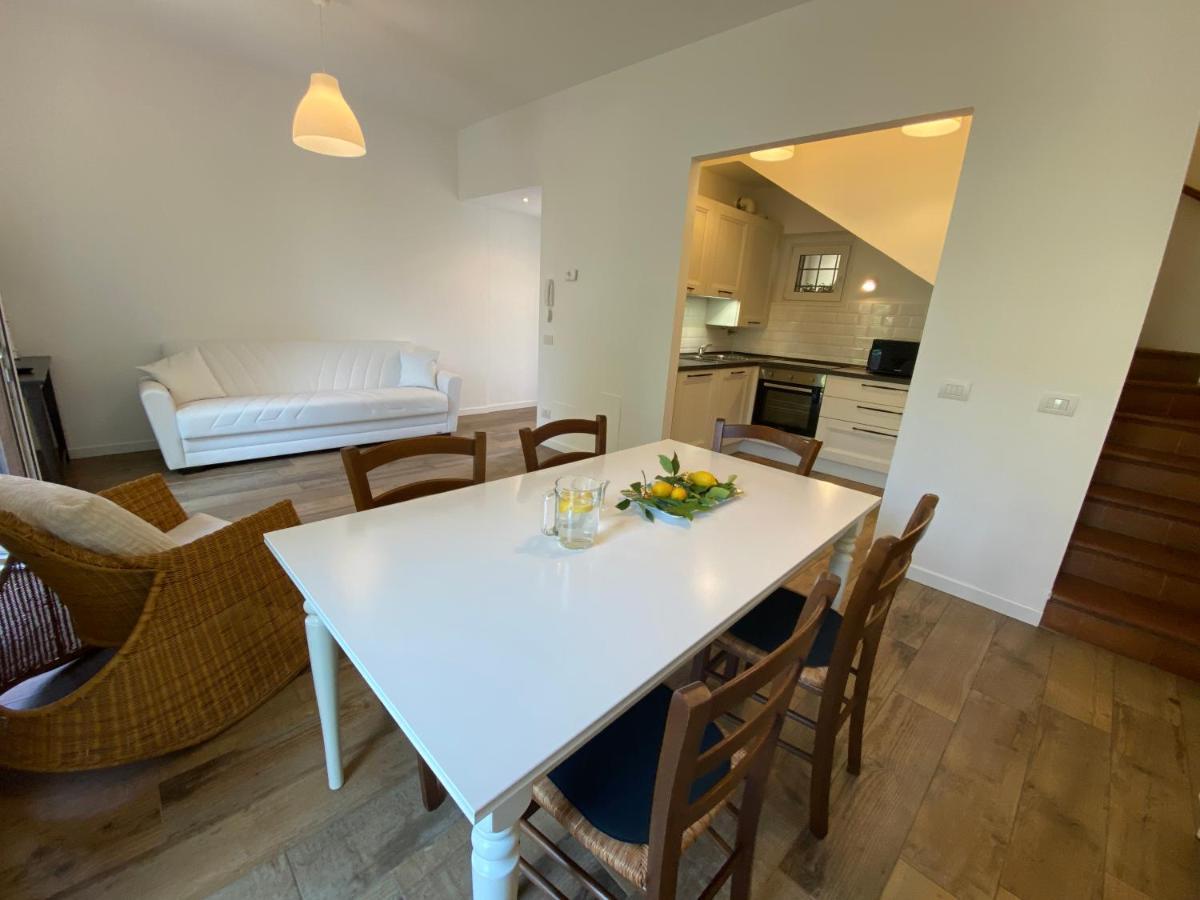 Casa Carolina: King Size Bed Across From Golden Beach Desenzano del Garda Zewnętrze zdjęcie